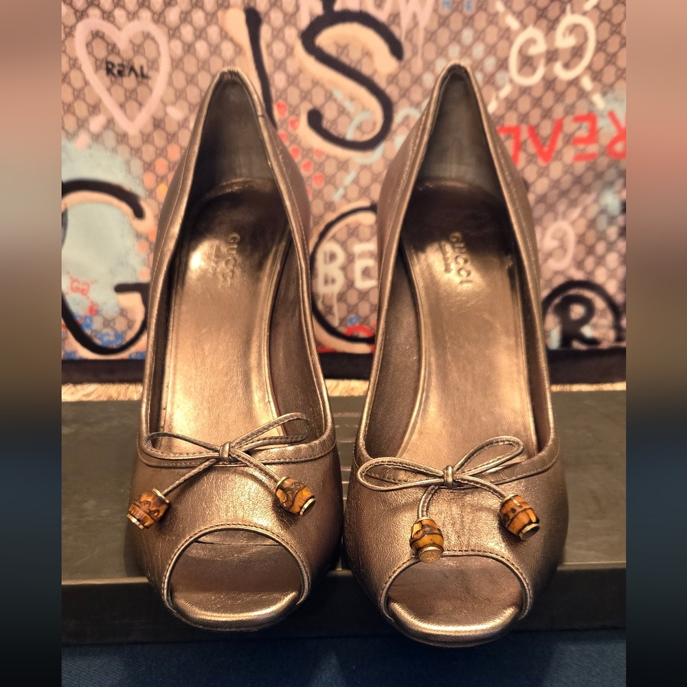 Gucci Women's Metallic Peep Toe Flats
